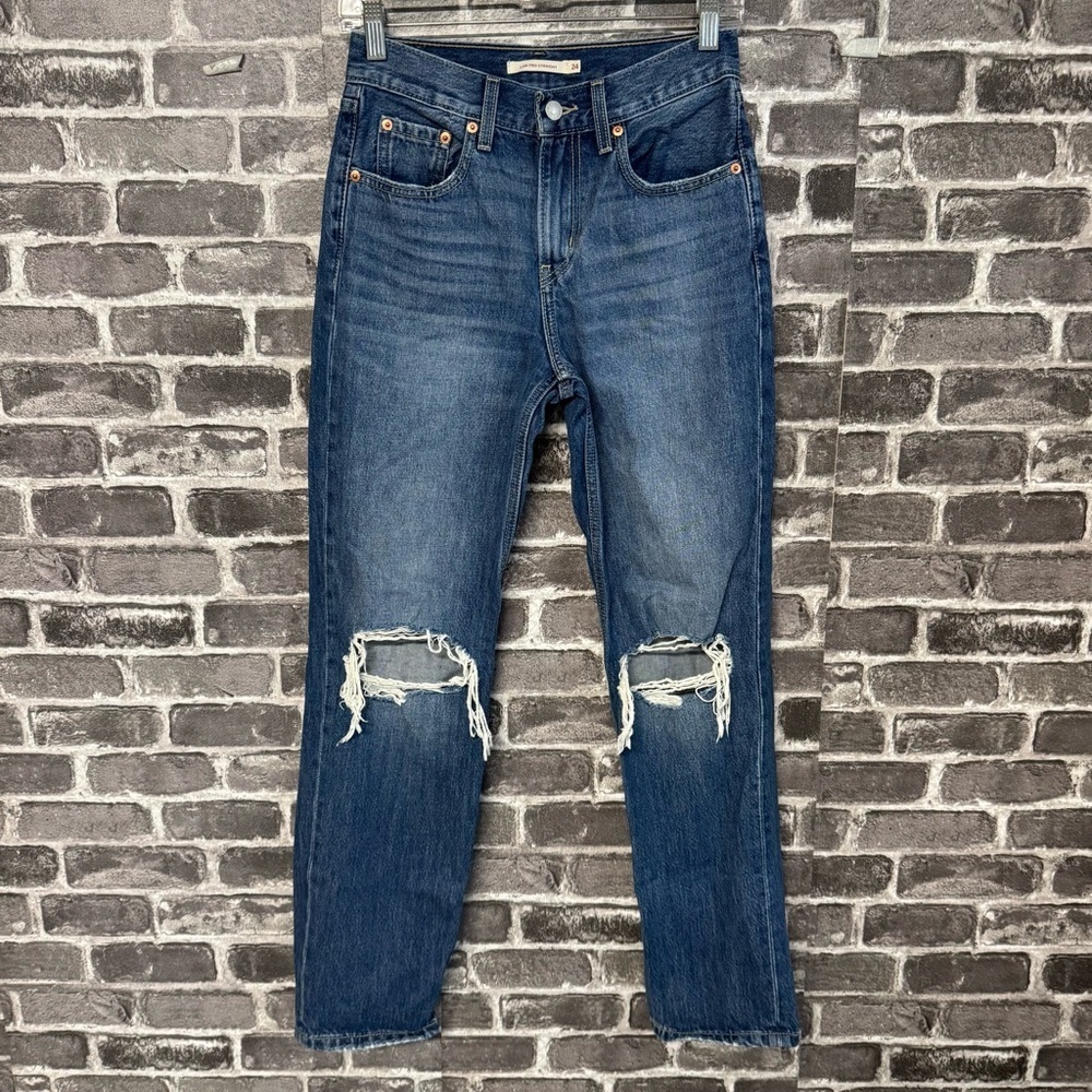 Levi’s low pro straight jeans ripped knees